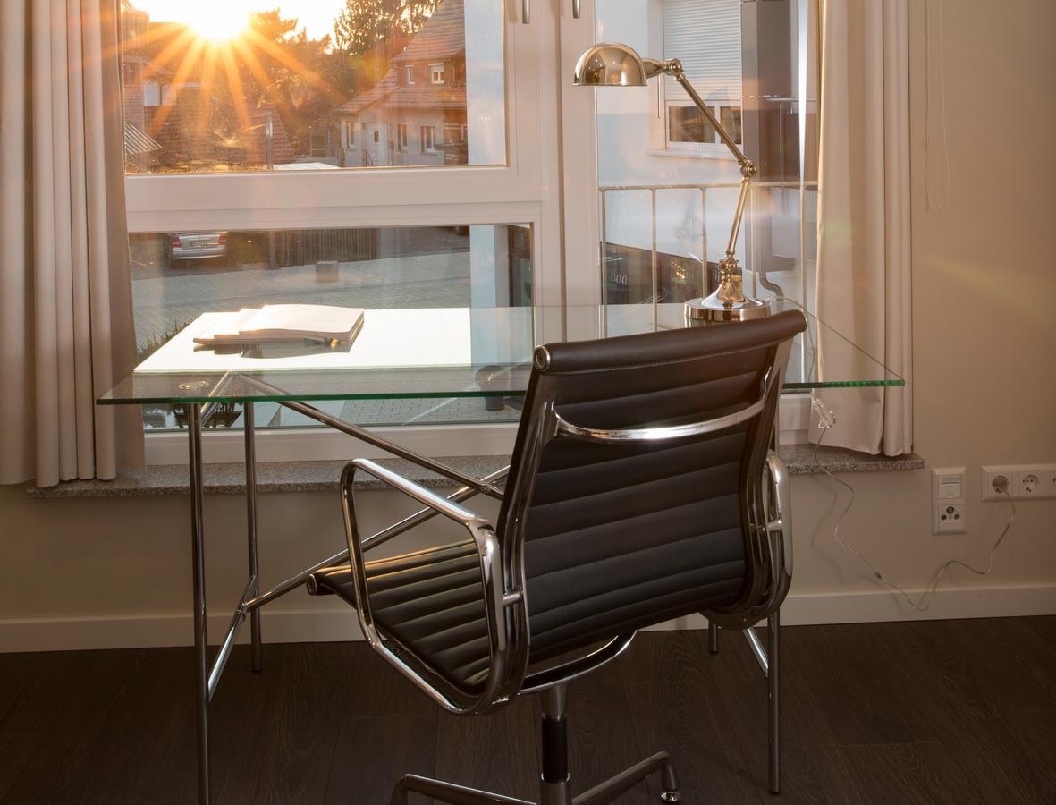 Logis First Class Business Suites เรนนิงเงน ภายนอก รูปภาพ