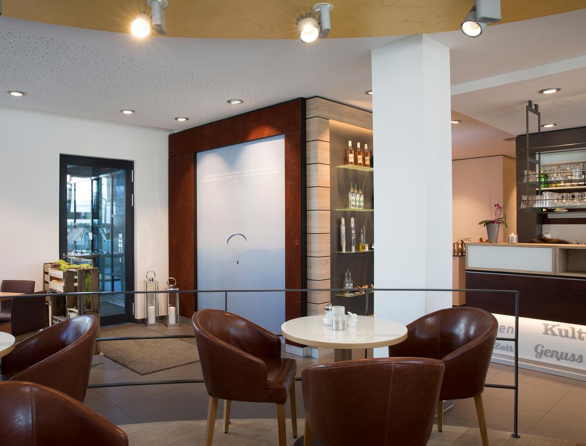 Logis First Class Business Suites เรนนิงเงน ภายนอก รูปภาพ